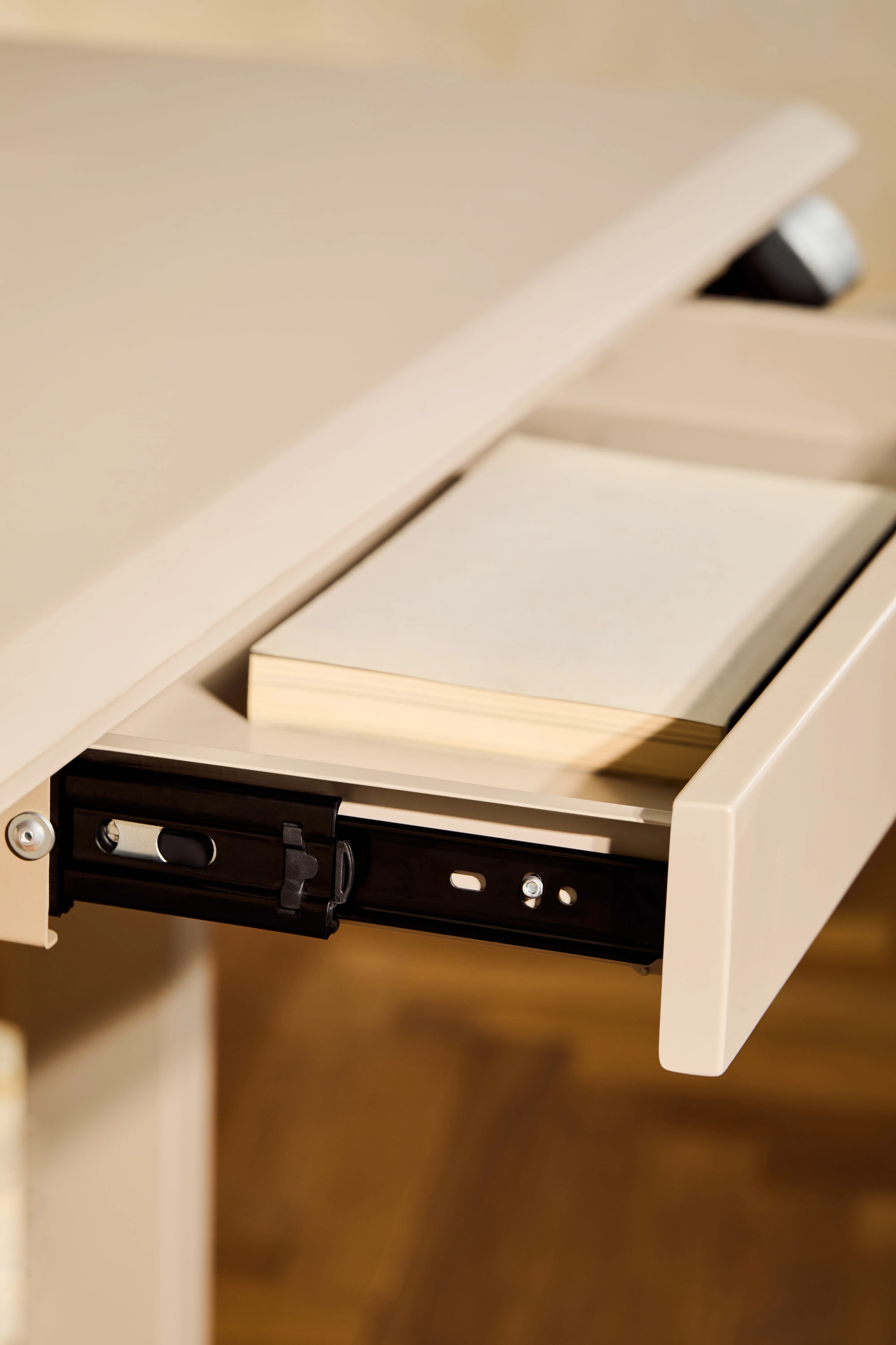 AnyDesk Hub Electric Sit-To-Stand Desk - Image 24