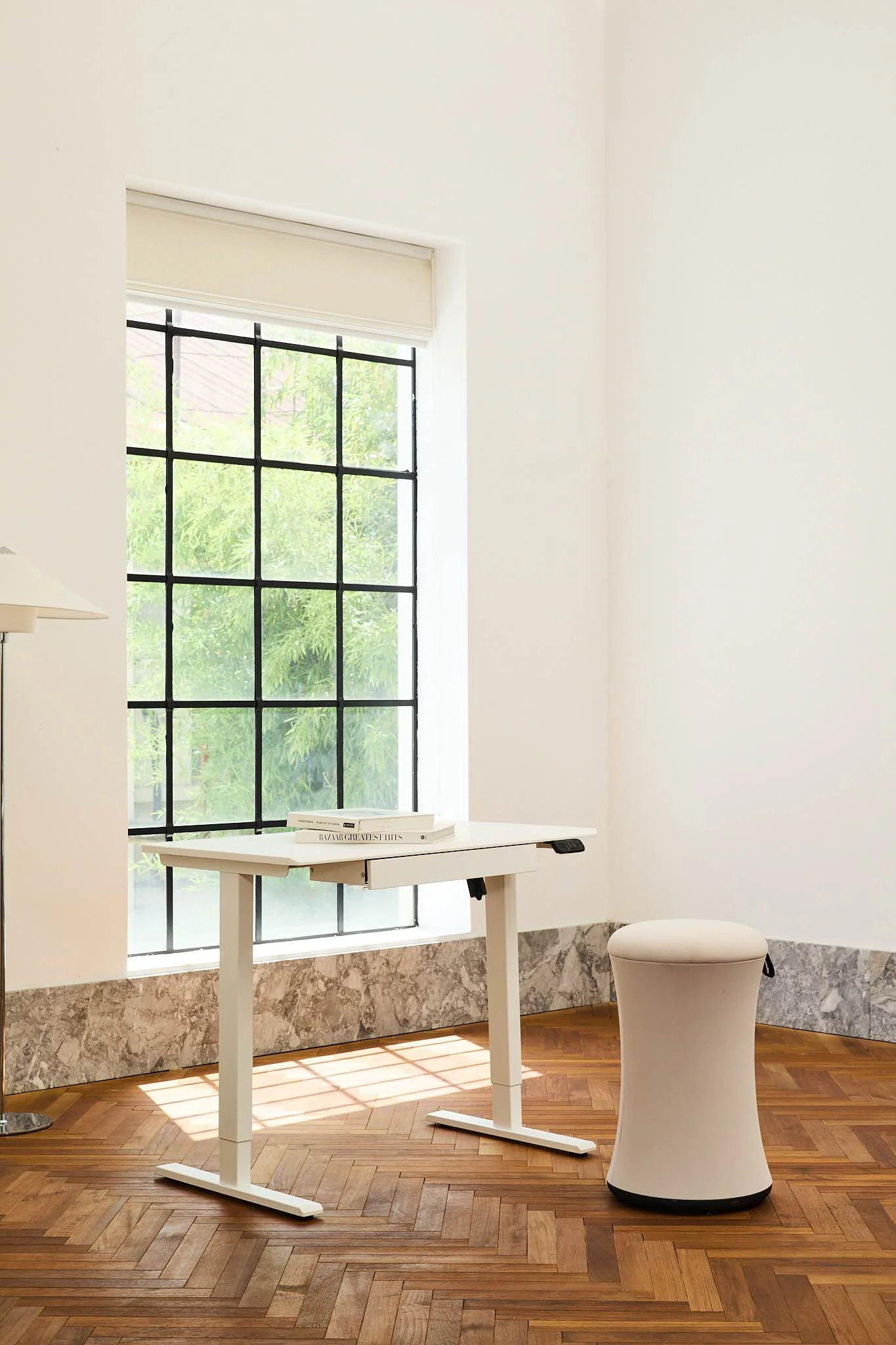 AnyDesk Hub Electric Sit-To-Stand Desk - Image 35