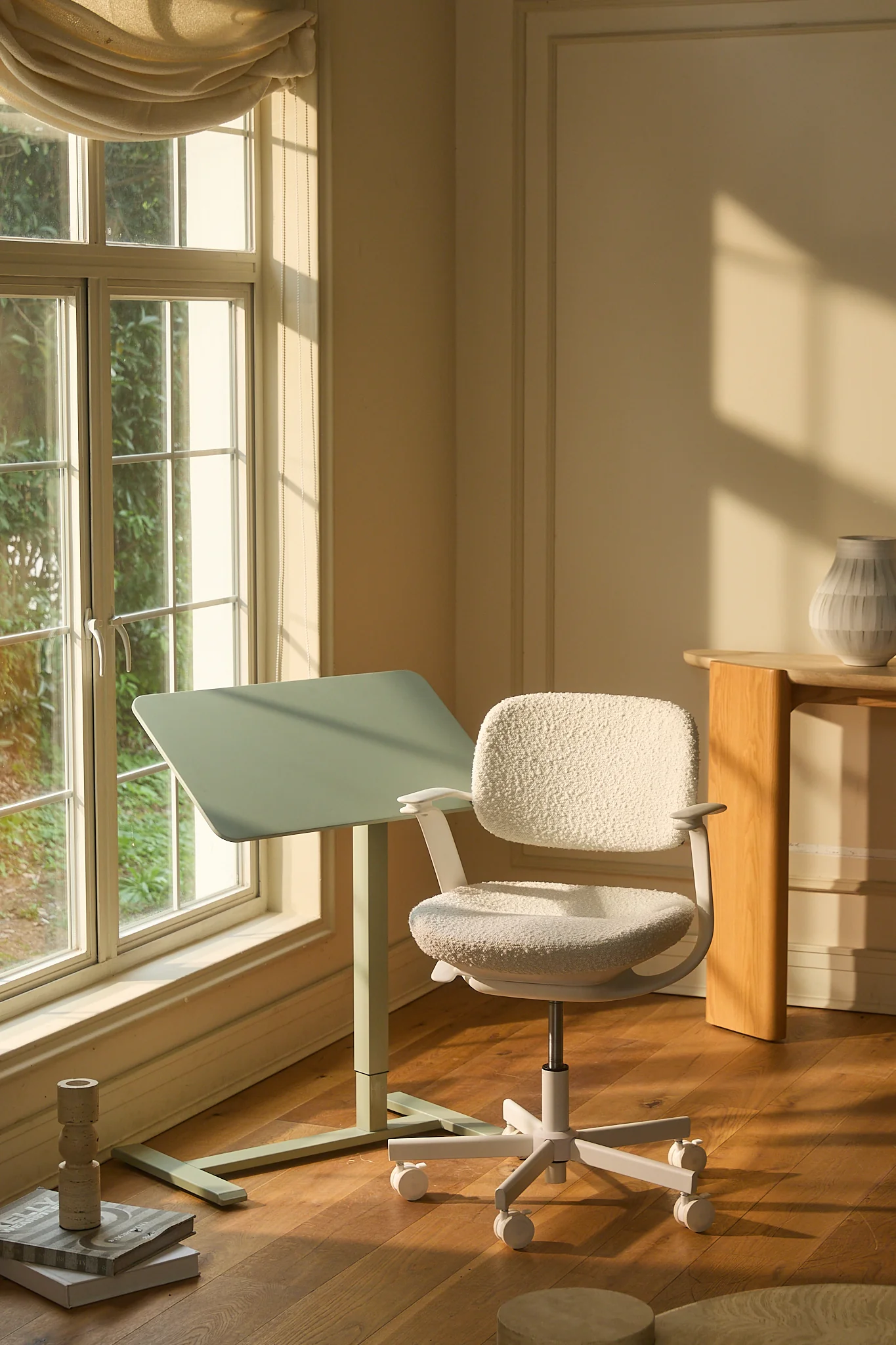 BISKIT Ergonomic Chair - Image 23