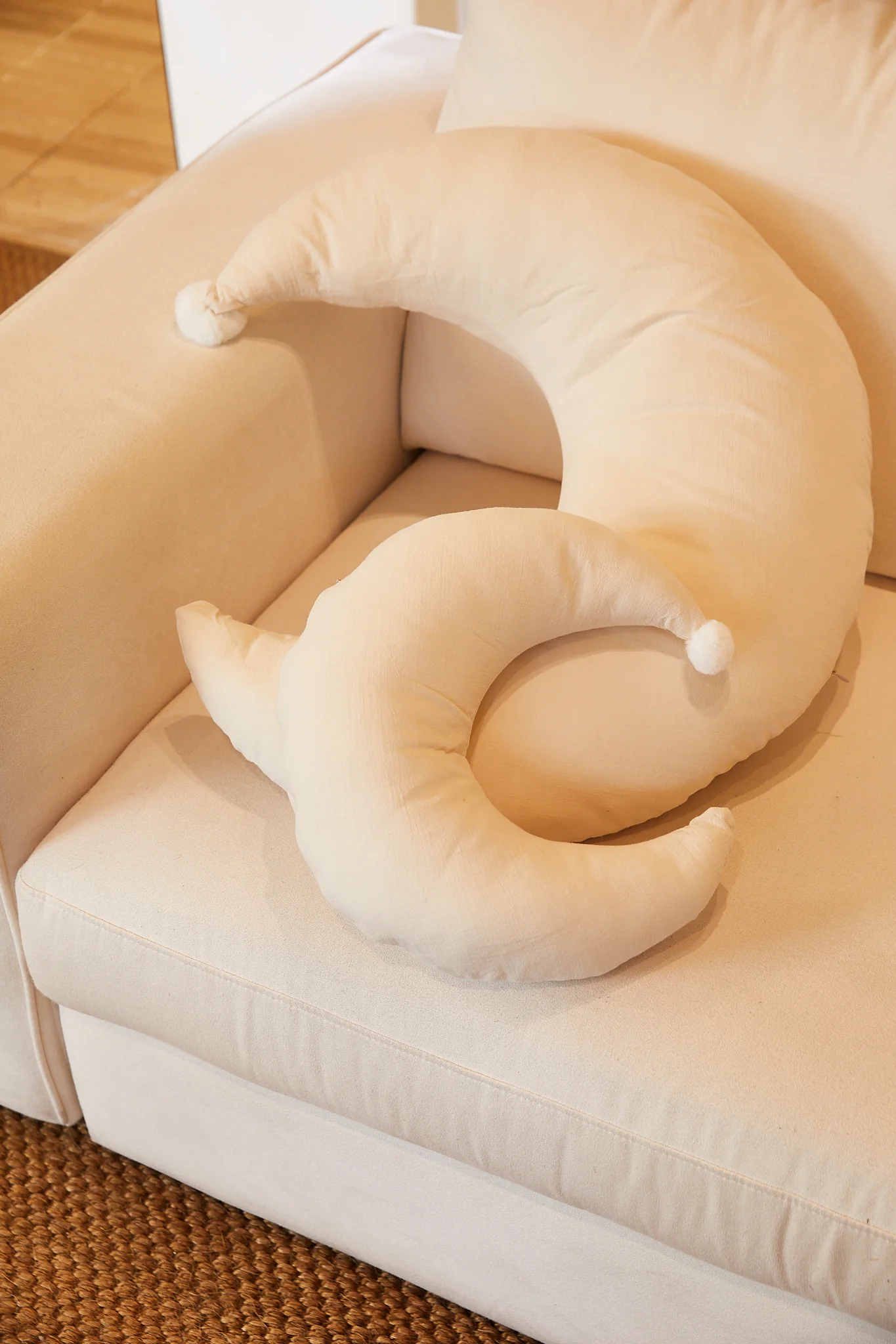 ErgoBoo Ergonomic Pillow Set - Image 11