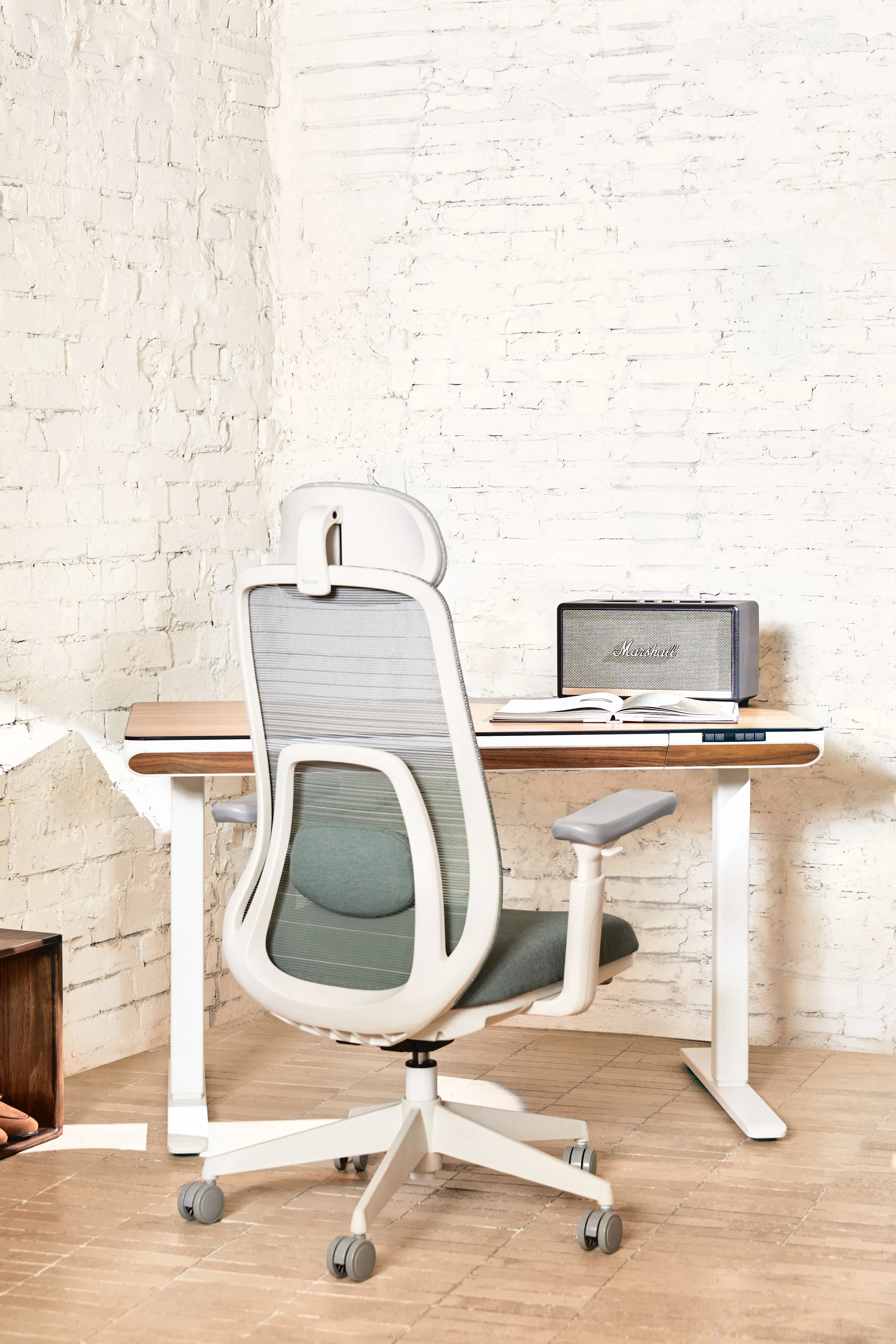VOYA Ergonomic Chair - Image 8